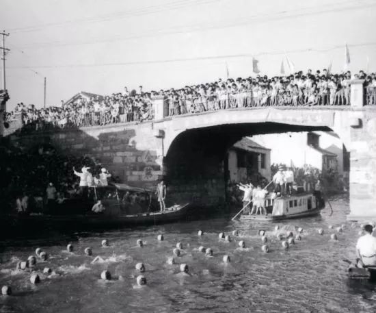 百年石路冷不热闹,百年中山路重塑辉煌