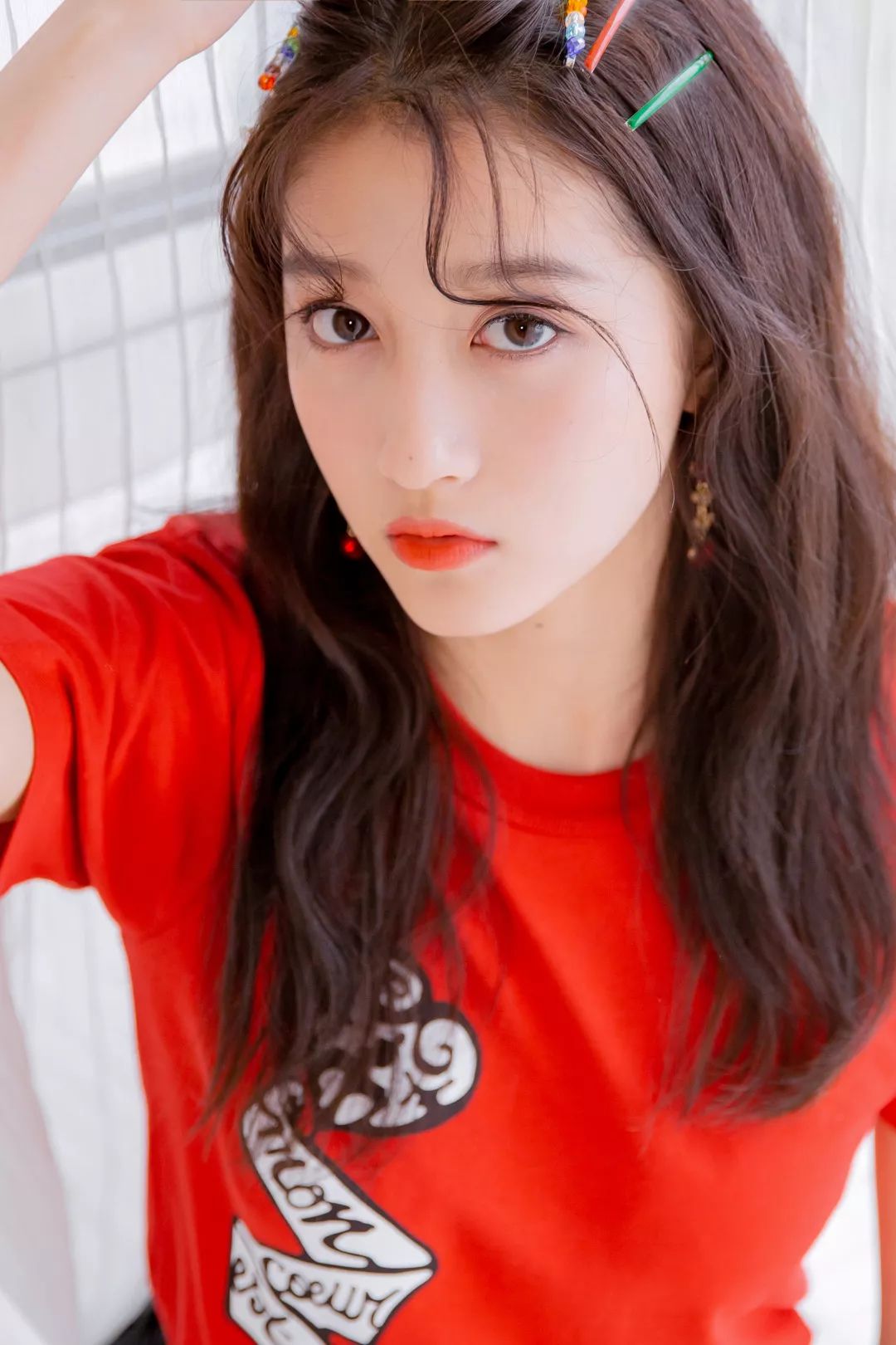 泫雅孔雪儿关晓彤,关晓彤和泫雅撞衫