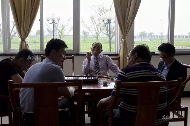 “亚洲赌王”尧建云：600万、两条腿、三根手指，赌王的代价不止家破人亡