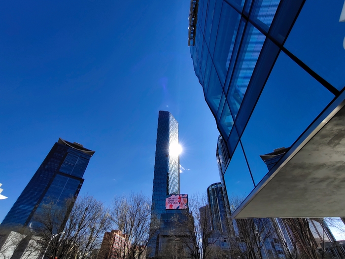 孔雀开屏般的美丽vivox27测评,vivox27采用的是什么屏旗舰版