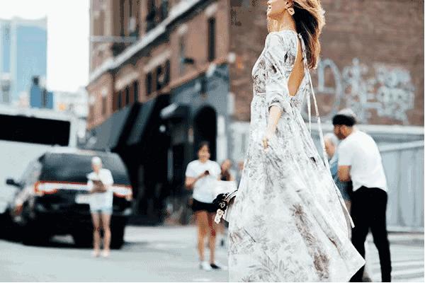 印花人物连衣裙,印花连衣裙到脚踝超长款