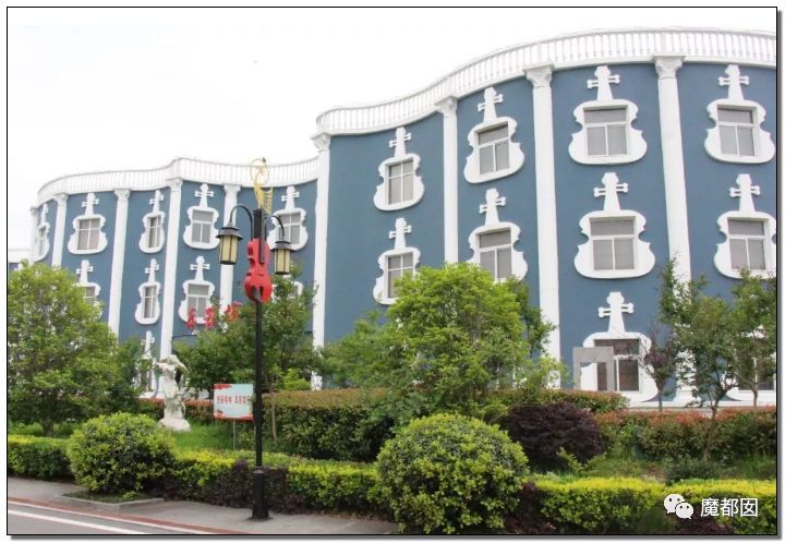 棺材、情趣内衣、小提琴……中国超猛小镇横扫全世界!