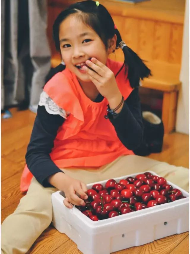 前国门安琦家的樱桃又来啦！为了孩子，他用守护球门的双手，种出了汁多甘甜的超好吃樱桃