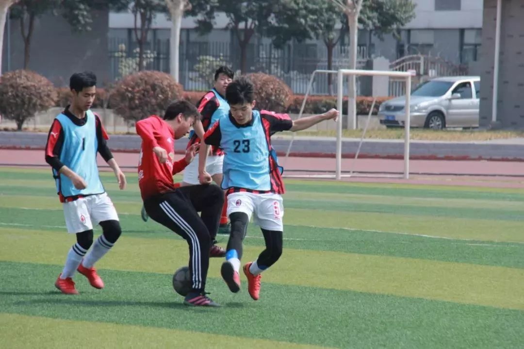 我们只是一群热爱足球的少年,我们这十年足球少年