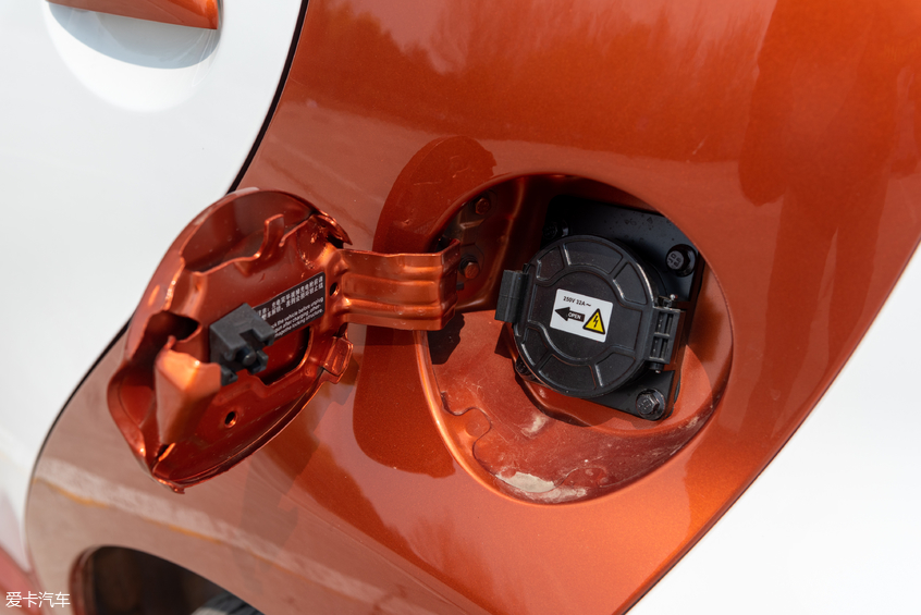 表现出乎意料好开不贵的入门级电动车比亚迪e1