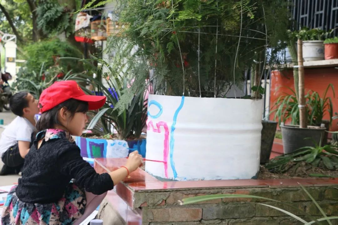青·志愿|“拾彩添景·聚爱小巷”活动走进羊安镇，你我协作美化生活