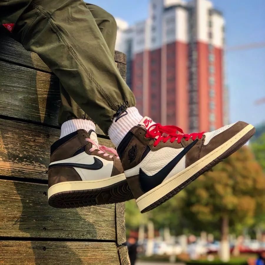 nike鞋子街拍视频,nike空军联名黑白款