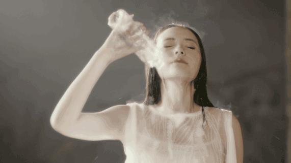 日本人发明的“随身空调”，1秒降温15℃，三伏天不流一滴汗