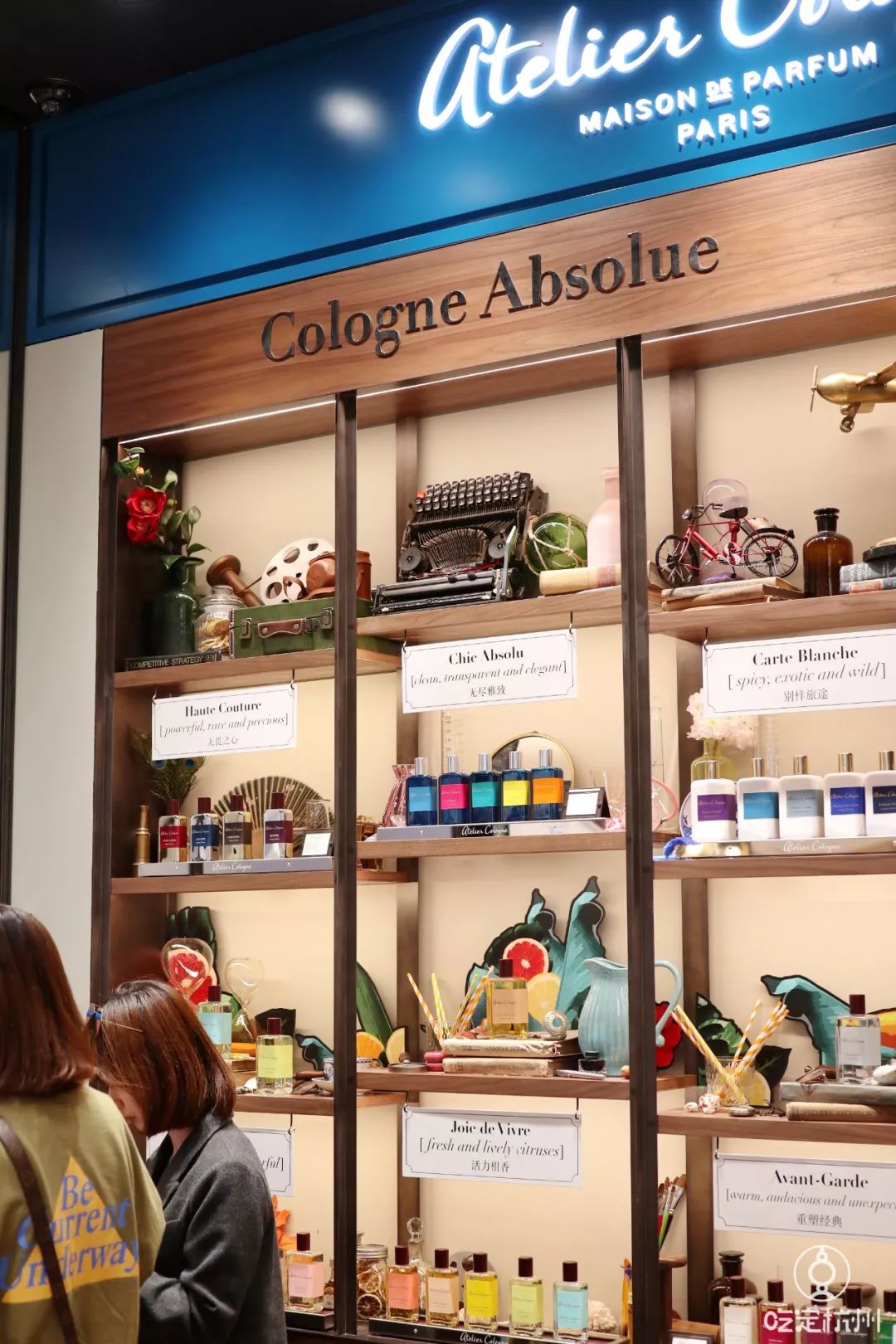 浙江首家！周杰伦为她谱曲、李佳琦连拍两个视频种草、让代购跑断腿的香水品牌来杭州了！