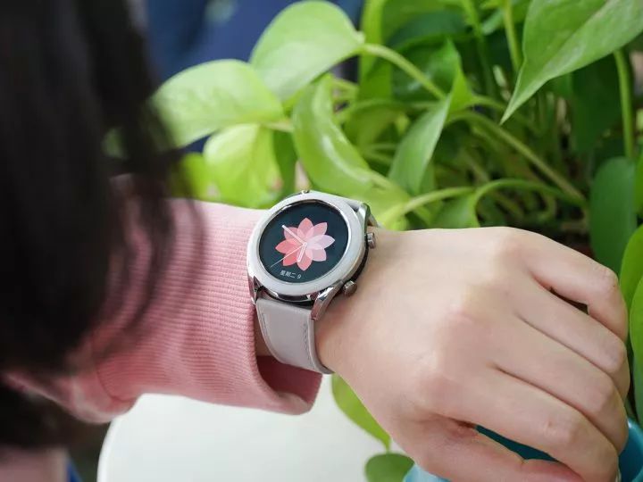 华为huaweiwatchgtrunner,华为手表watchgt雅致白测评