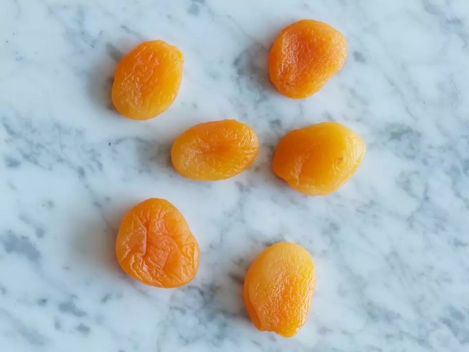 哺乳妈妈吃得甜会导致宝宝胖吗,哺乳期妈妈容易饿吃什么不胖