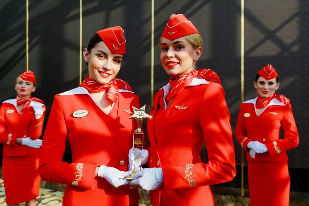 中国外航空姐制服,外航的空姐制服