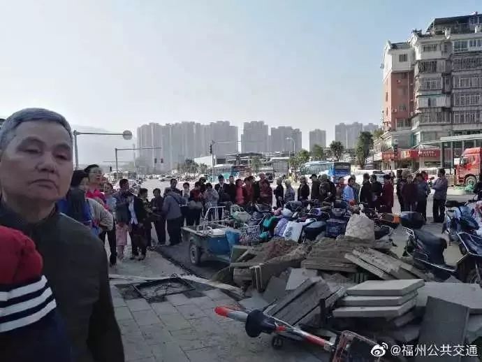 地铁2号线试乘券领取现场超火爆！我们汇总了沿线美景美食！