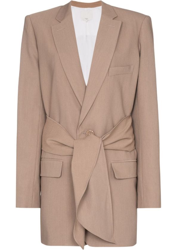 吴宣仪穿深v长裙,吴宣仪深v长裙