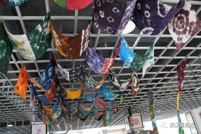 100个亲子互动游乐项目,100多平米的亲子游乐场