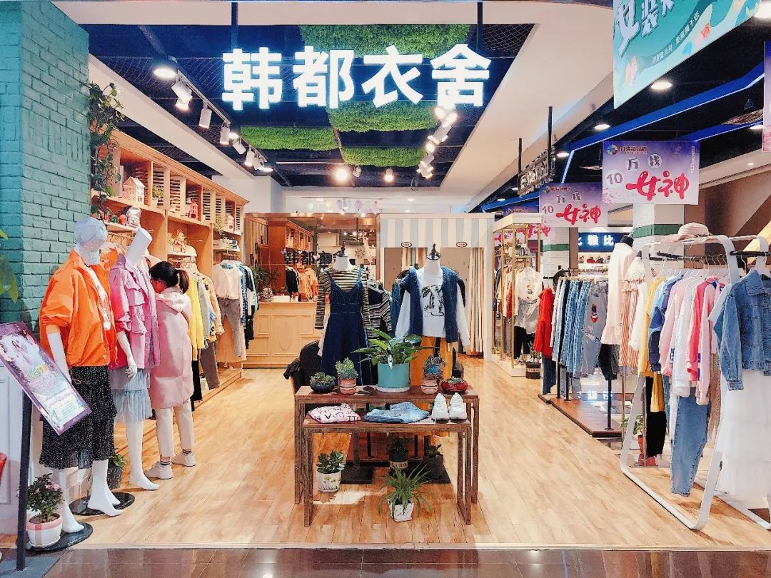 十堰美女千千万,昨天邮电街上就占了一大半!啥情况?