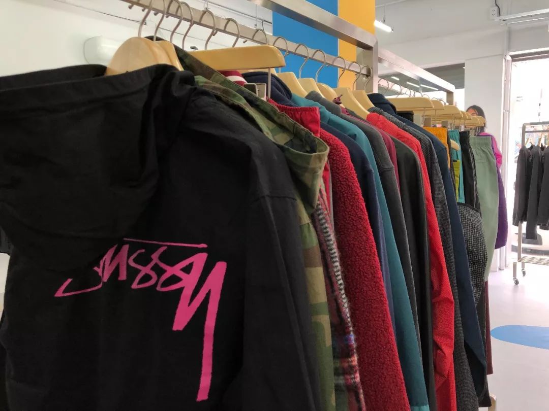 泰国最大球鞋店,泰国曼谷球鞋实体店