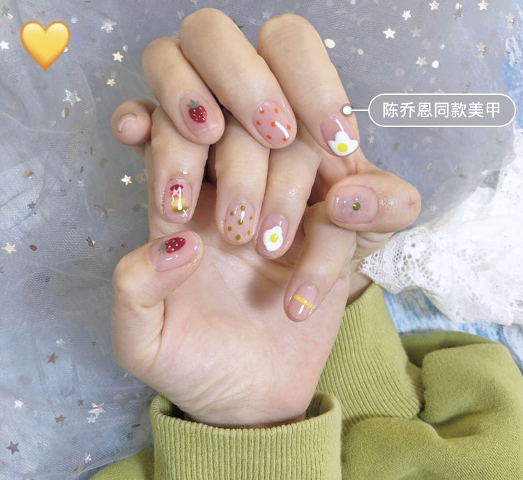 适合夏天的美甲显手白,超显手白的美甲带钻