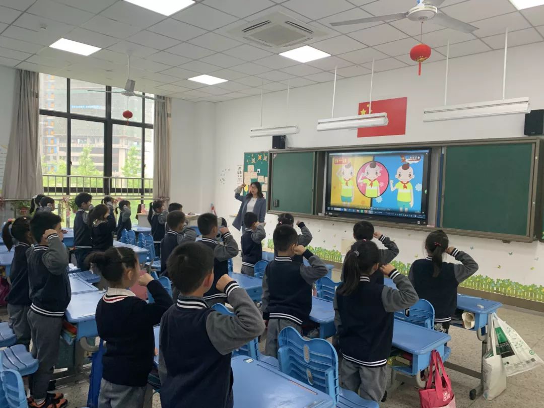 一年级加入少先队入队大闯关,加入少先队小学一年级
