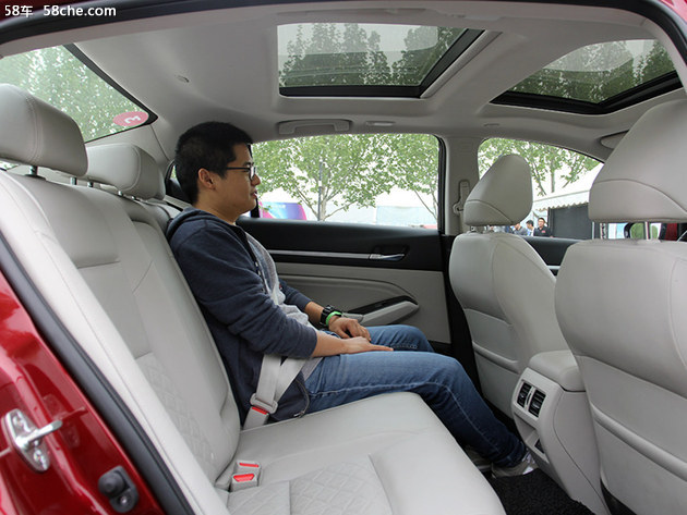 天籁雨天高速稳不稳,21款天籁自吸加满油跑600公里