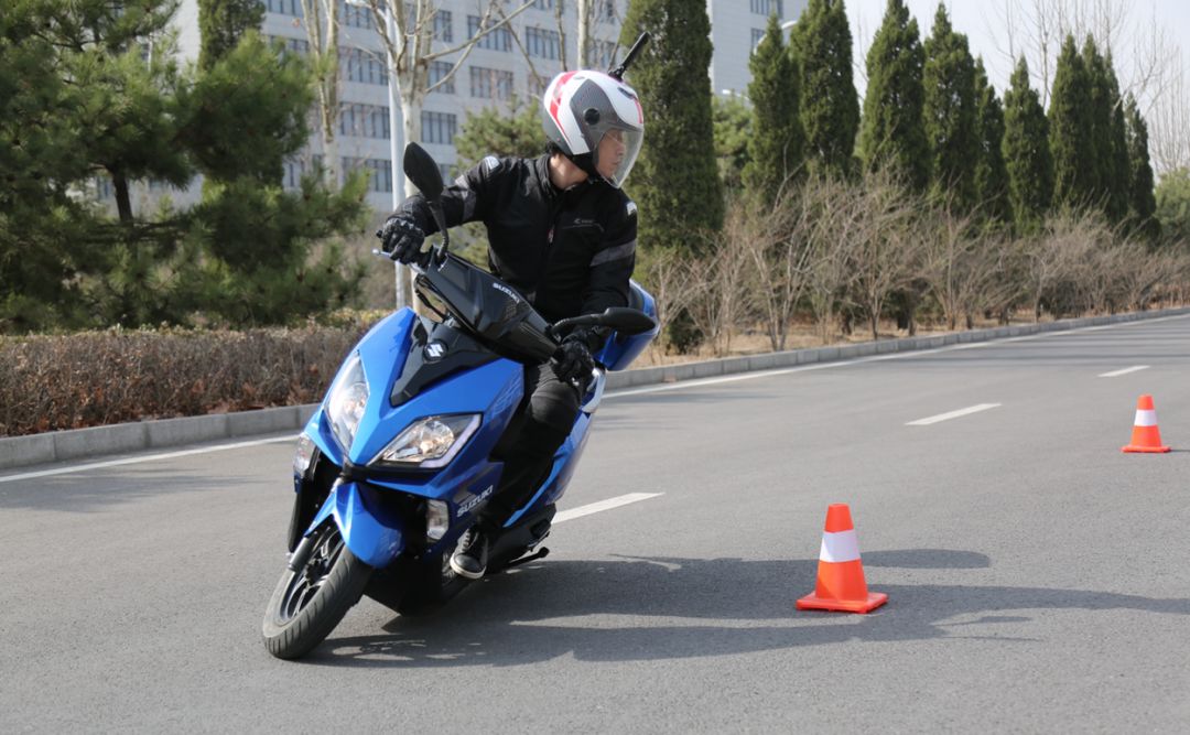 铃木uy125评价最好用的机油,豪爵125踏板afr和铃木uy对比