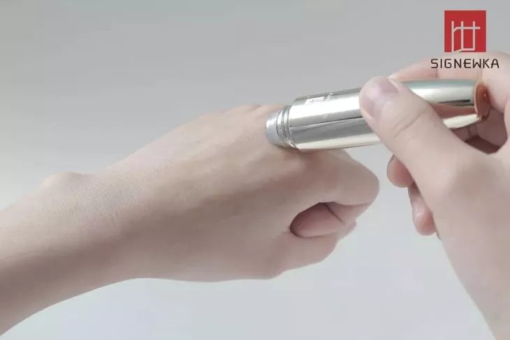 德国变态震动棒,啪啪啪间抚平眼袋、黑眼圈!不用开刀,就能让你年轻十岁!