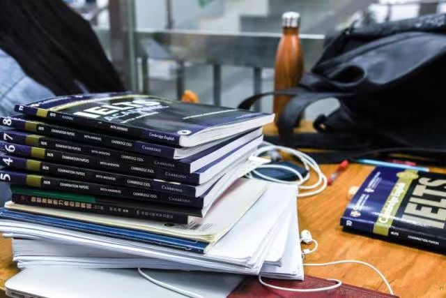 月末还剩十块钱?亲亲,小薇有份二外省钱攻略,请查收!