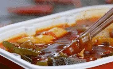 紧急提醒出门一定要警惕,坐飞机外出旅行需要带哪些行李