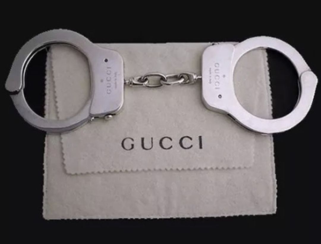 花5千买一双拖鞋,花5800买双拖鞋