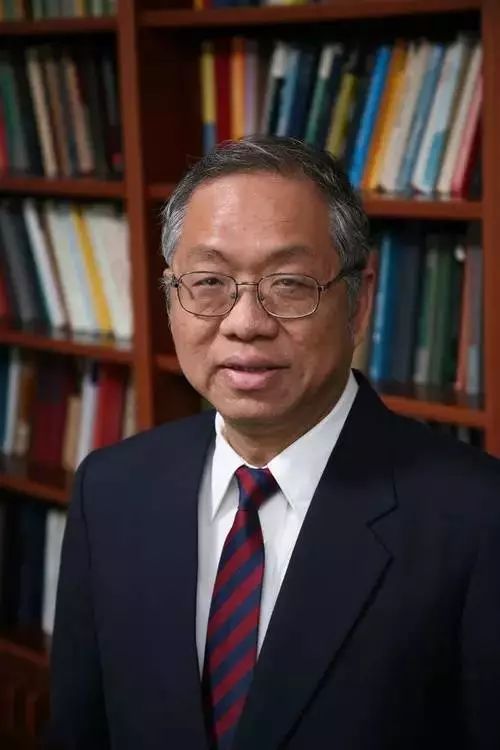 人文清华著名数学家丘成桐,丘成桐数理文化思维