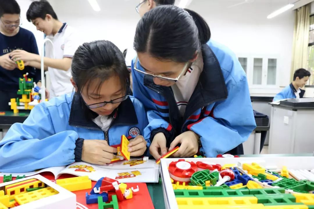 快乐体验快乐成长,快乐体验成长绘画二年级