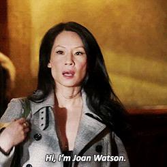 她是好莱坞最红华裔女星，50岁自导自演9.3高分剧