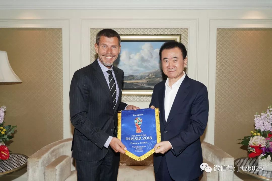 王健林重返足球场，万达体育要赴美上市？他到底在下什么棋？