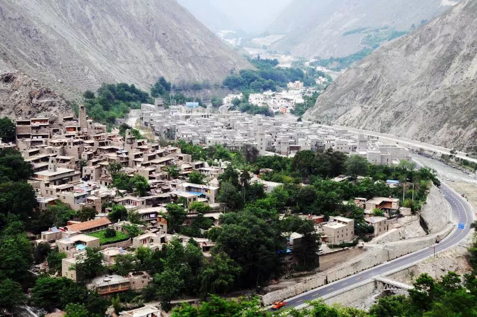 桃坪羌寨好玩还是甘堡藏寨好玩,毕棚沟五一免门票吗