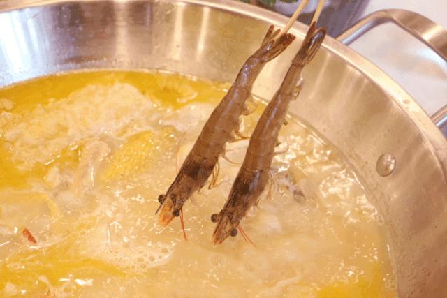 百万大学青年免费狂欢!AJ鞋展、街球大神空降,超多福利拿到手软!