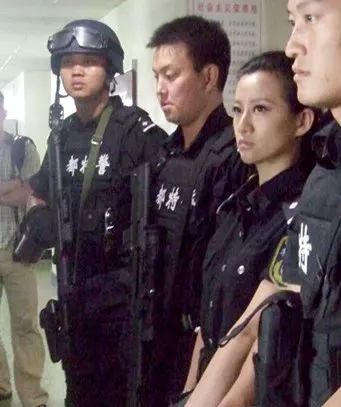 成都市公安局特警支队,成都特警深夜检查