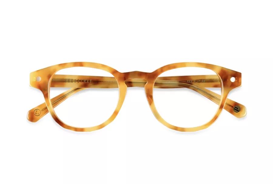 “诶？我的眼镜儿呢？”