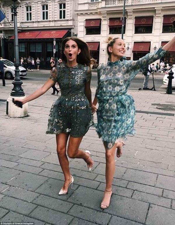 炫富、秀腿、扮鬼……欧洲王室公主们的INS「真香」