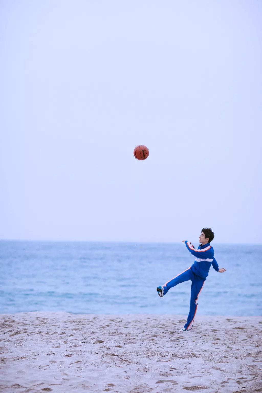 青春这个东西一文不值,青春这东西好像怎样看都会被辜负