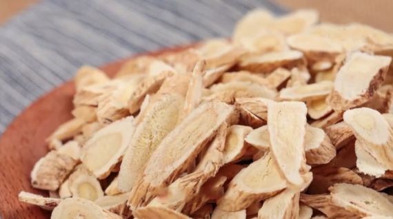 夏天怕热吃什么好得快,一到夏天怕热皮肤发烫