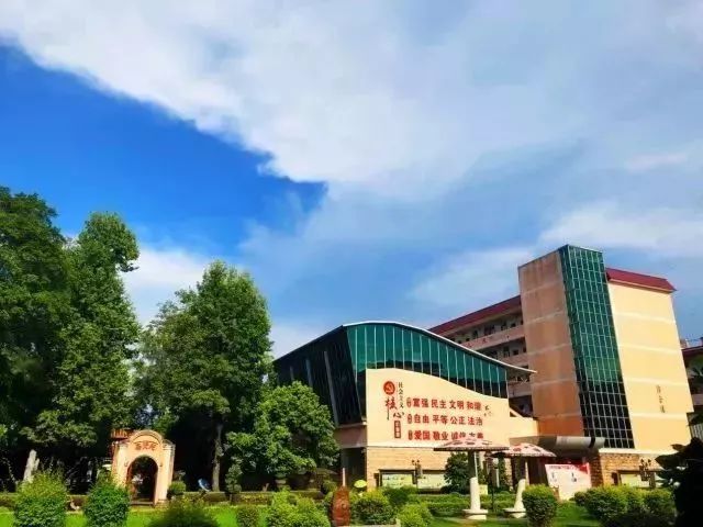 贵港这些高中，哪所是你心目中的最美？一起为你的母校打Call