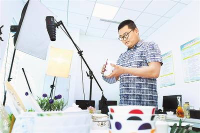 开网店推销家乡产品靠信誉赢得市场