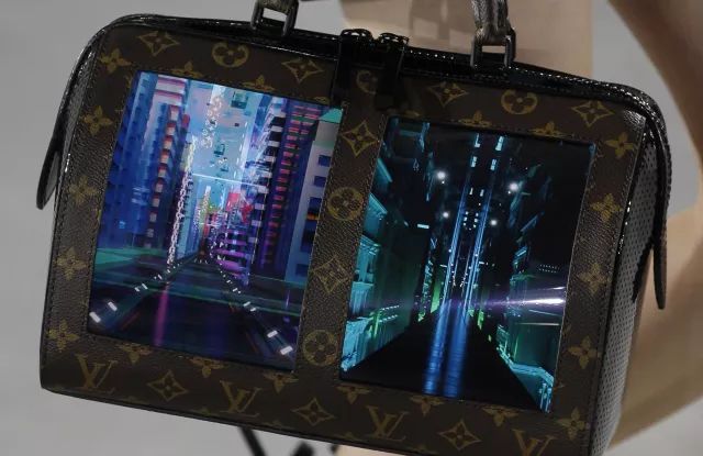 Burberry将关闭至少38家门店;Celine首次在中国推出电商服务;《VogueMe》时装大片被时尚博主指山寨英国摄影师