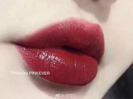 涂口红的女人是不是靠不住,涂口红女生太妖艳了