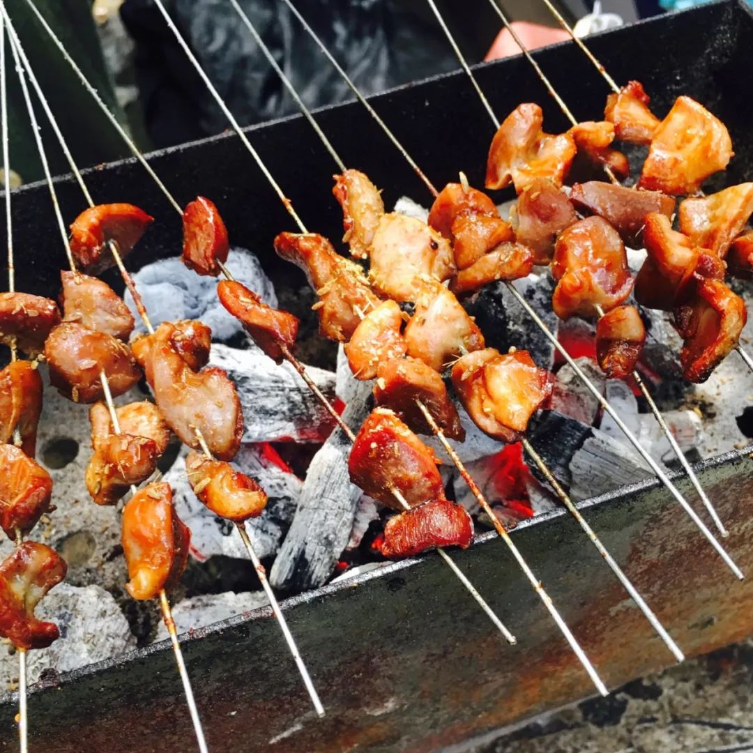 东北烧烤摊冰子,东北最实惠烧烤店