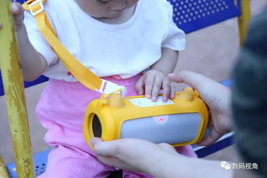 牛听听熏教机和火兔故事机哪个好,牛听听儿童智能熏教机便携版