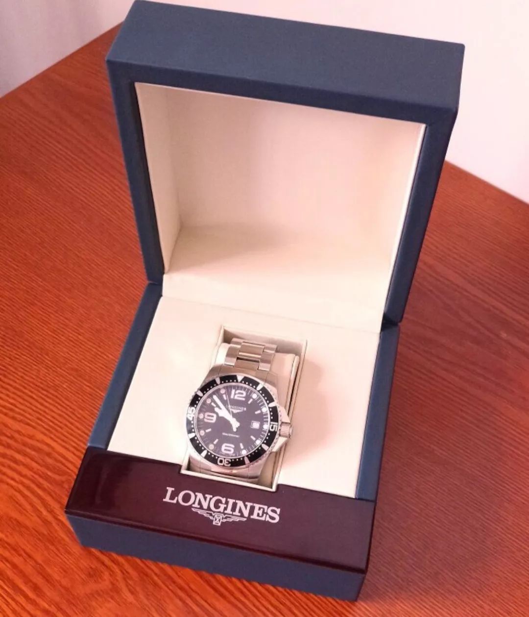 优雅的女人戴名表,名表和包包档次对比