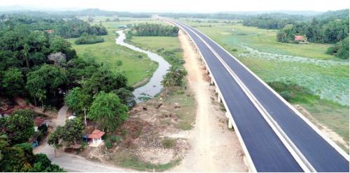 中航国际团结拼搏只争朝夕“宝石王国”上的“超高速”