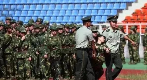 「亲子」扬州的家长注意了！只需9.9元！篮羽足球体验课正疯狂拼团中！手慢无！