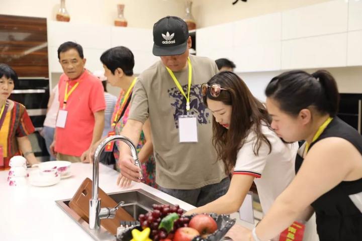 今天，10多万人砸钱给海宁这家上市公司！厂区首次揭秘，竟有轨道线！